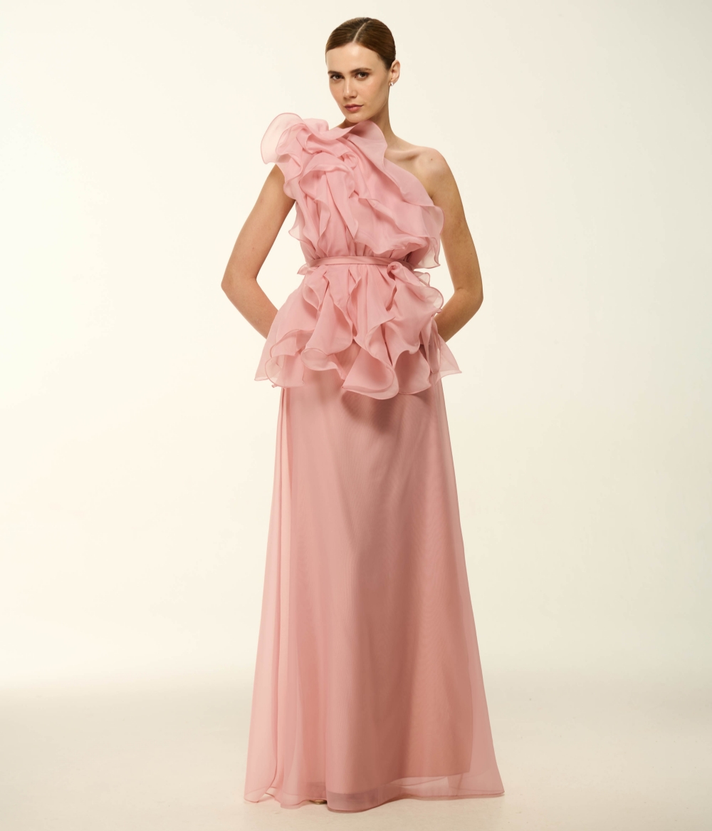 BLUSA EM ORGANZA COM DETALHES EM VOLANTES E OMBRO ASSIMÉTRICO