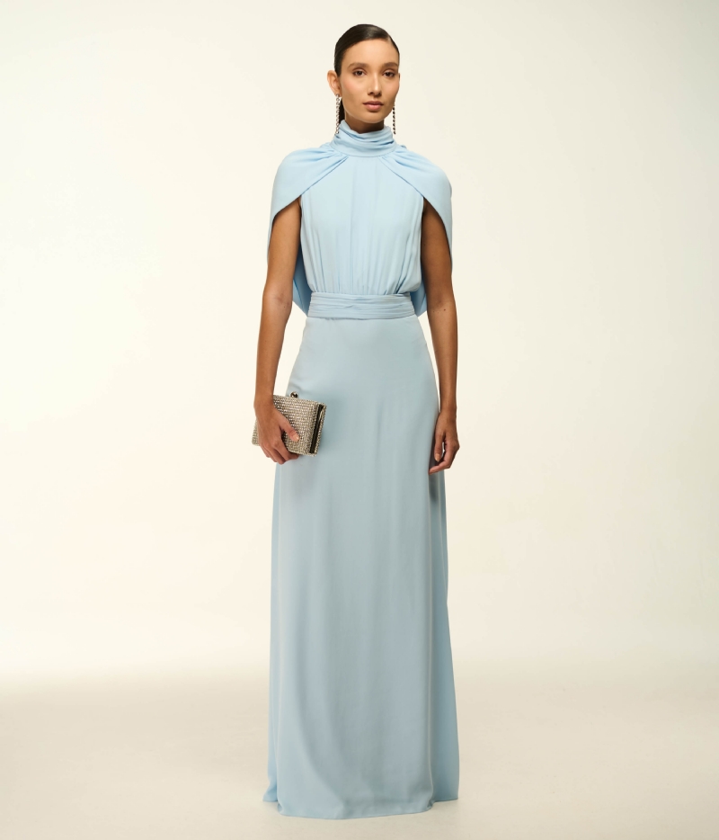 VESTIDO LONGO EM CREPE FLUIDO COM DECOTE DEGAGÊ E MANGAS CAPA