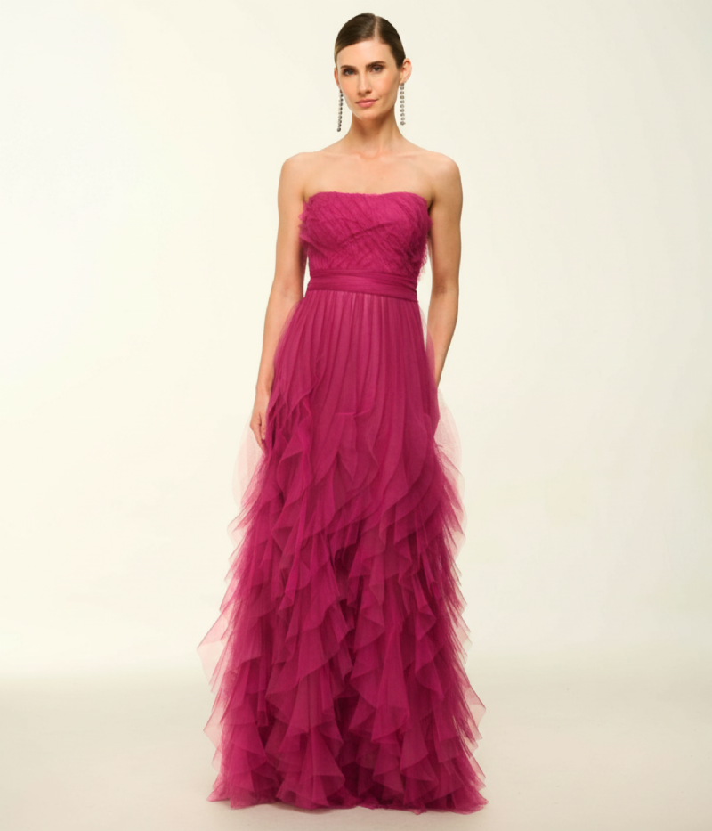 VESTIDO LONGO EM TULE COM LÂMINAS A FIO EM JABOUR E BUSTO ESTRUTURADO