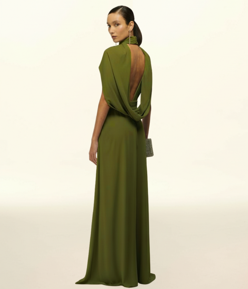 VESTIDO LONGO EM CREPE FLUIDO COM DECOTE DEGAGÊ E MANGAS CAPA