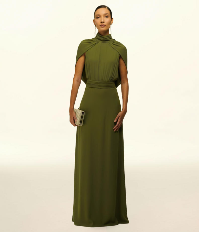 VESTIDO LONGO EM CREPE FLUIDO COM DECOTE DEGAGÊ E MANGAS CAPA