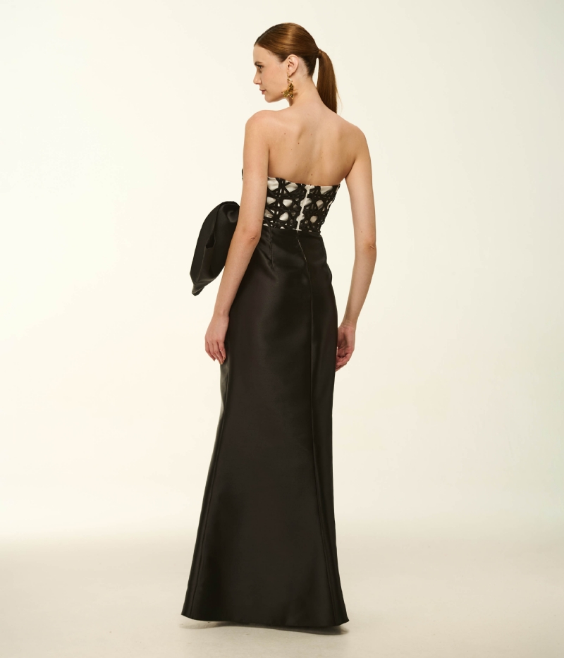 VESTIDO LONGO BICOLOR COM DETALHE EM CESTARIA