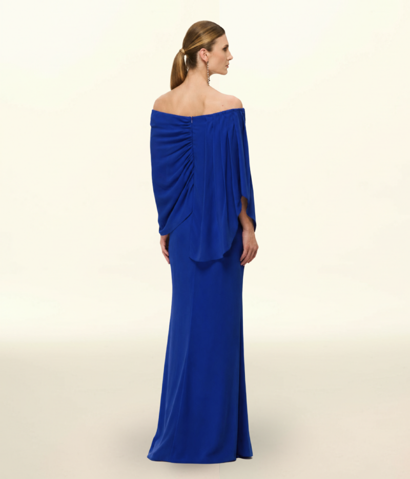 VESTIDO TOMARA QUE CAIA EM CREPE FLUIDO COM OMBRO ESCULTURAL