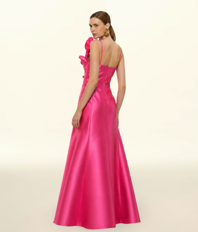 VESTIDO LONGO EM ZIBELINE COM VOLUMES ESCULTURAIS E CINTURA MARCADA