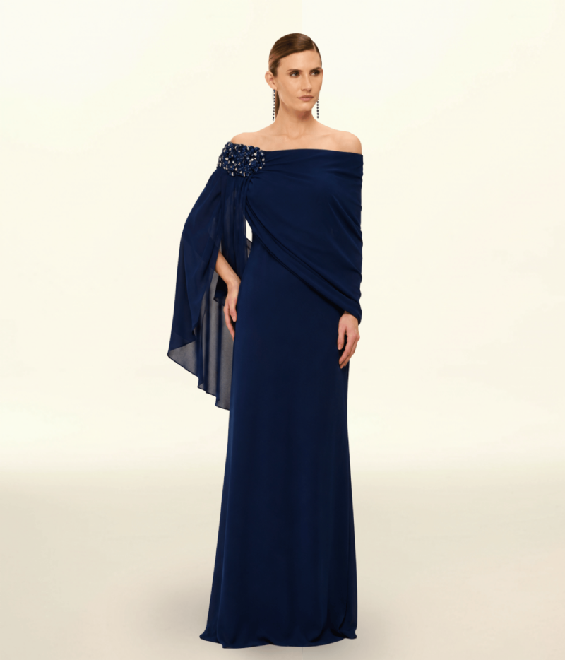 VESTIDO TOMARA QUE CAIA EM CREPE FLUIDO COM OMBRO BORDADO