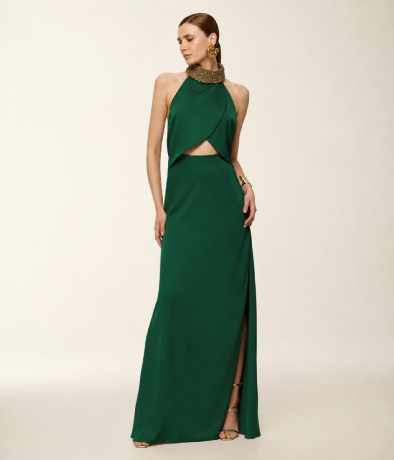CONJUNTO EM CETIM COM BLUSA FRENTE ÚNICA BORDADA E SAIA LONGA FLUIDA