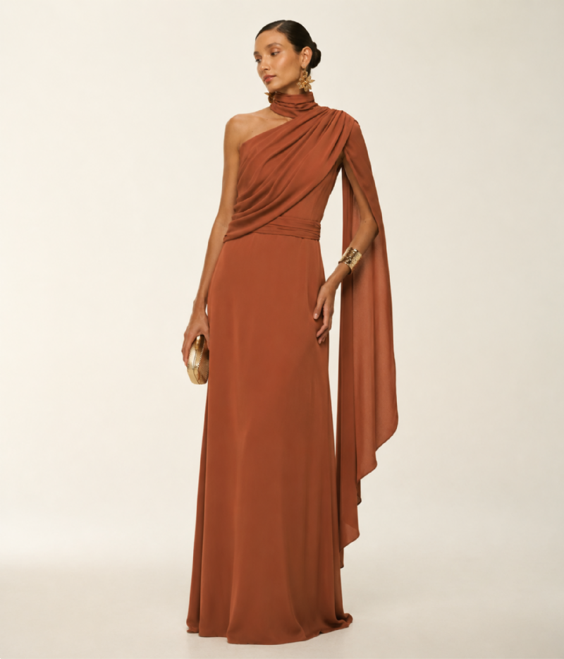 VESTIDO LONGO EM CREPE FLUIDO COM DECOTE ASSIMÉTRICO E DRAPEADO