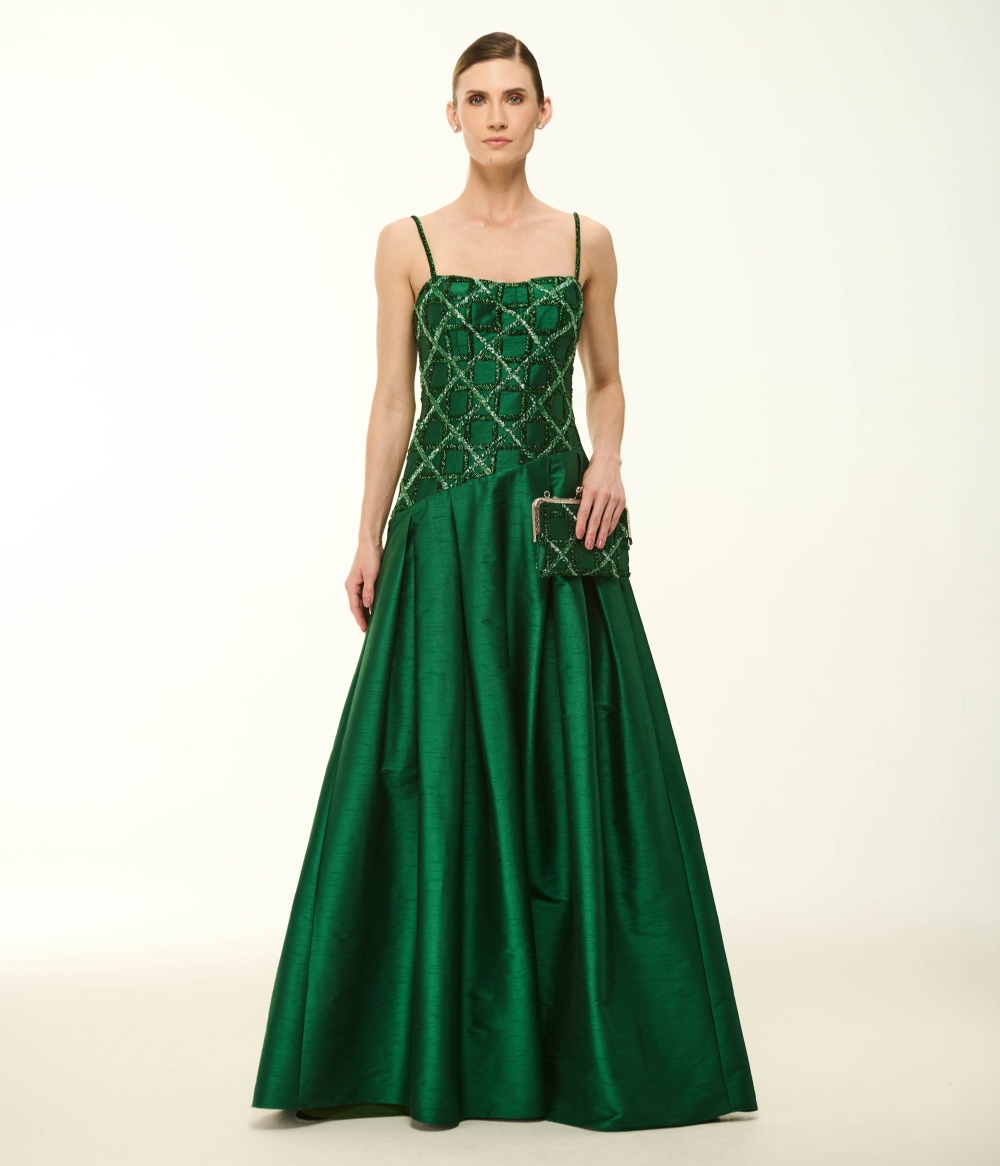 VESTIDO LONGO EM SHANTUNG COM BORDADO MANUAL NO CORPETE