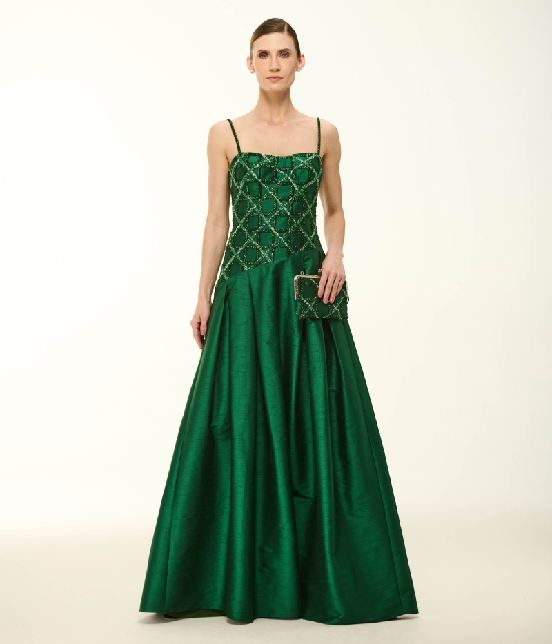 VESTIDO LONGO EM SHANTUNG COM BORDADO MANUAL NO CORPETE