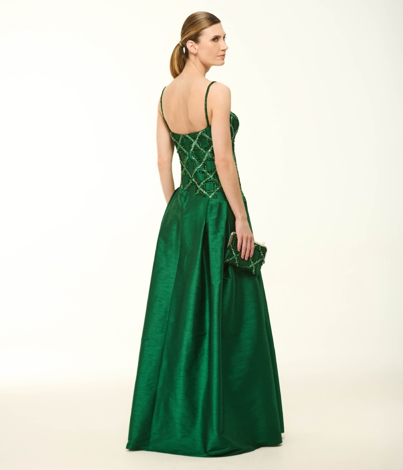 VESTIDO LONGO EM SHANTUNG COM BORDADO MANUAL NO CORPETE