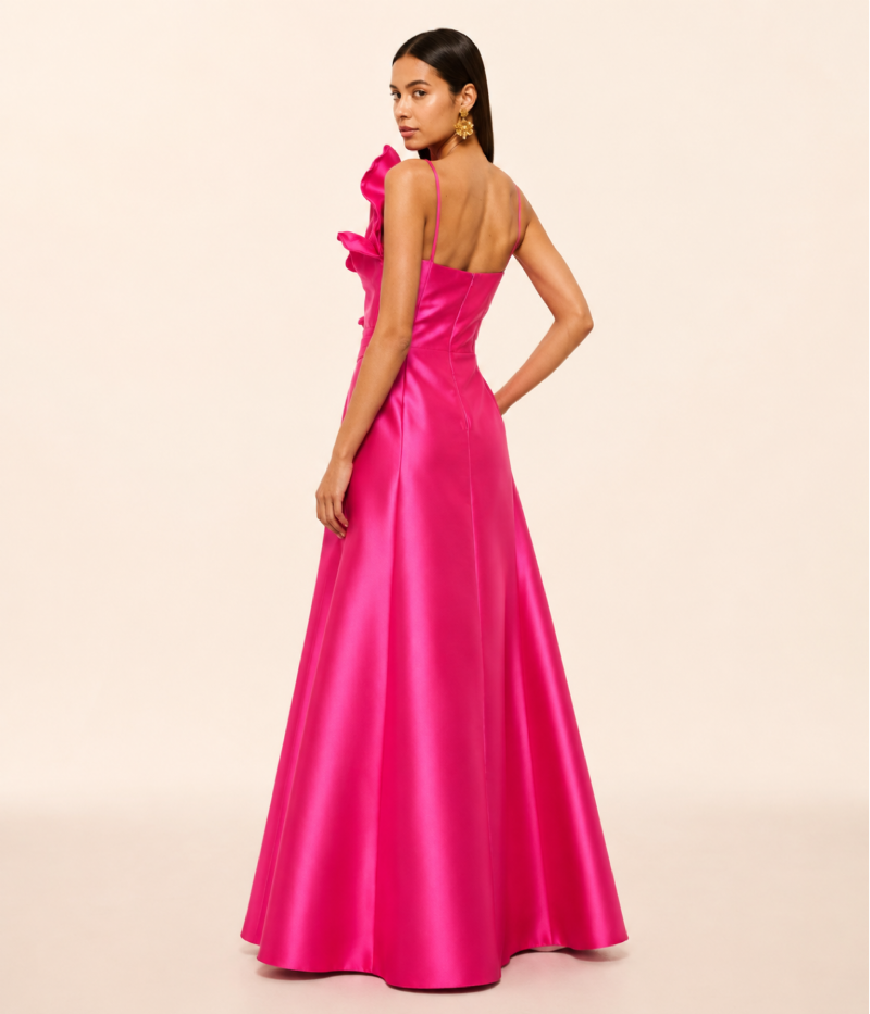 VESTIDO LONGO EM ZIBELINE COM VOLUMES ESCULTURAIS E CINTURA MARCADA