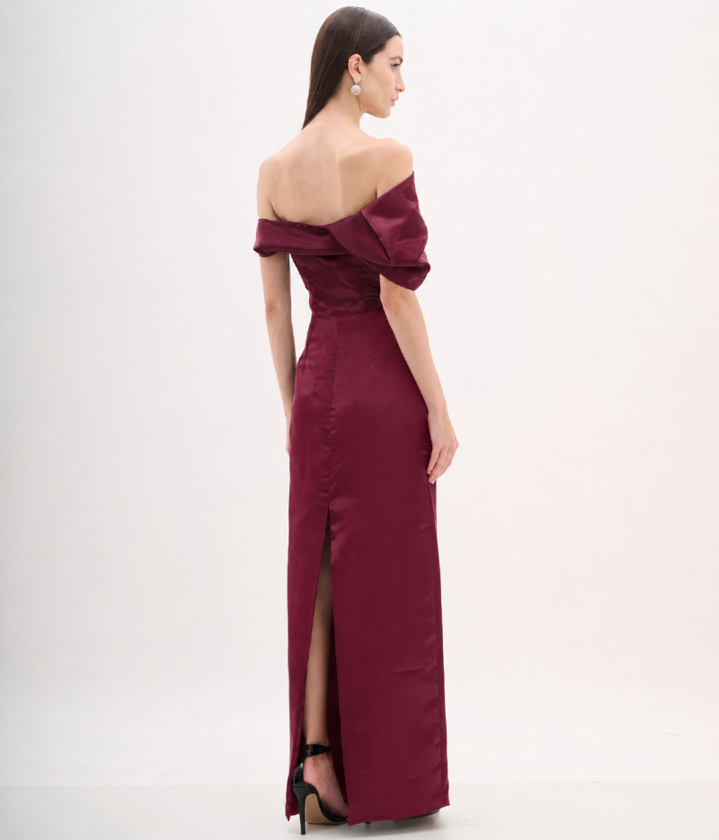 Vestido de festa longo Vino com decote ombro a ombro