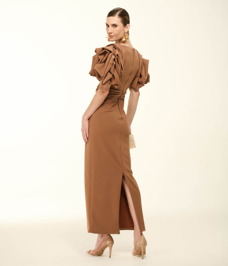 VESTIDO MIDI COM MANGAS ESCULTURAIS