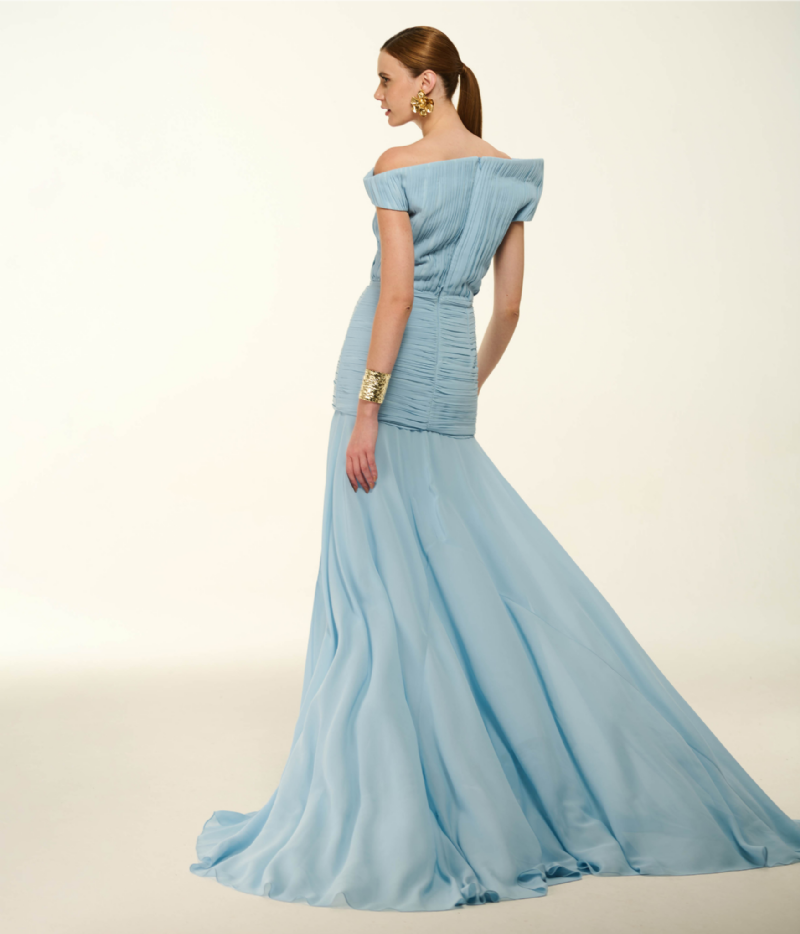 VESTIDO LONGO PLISSADO EM CHIFFON COM SAIA SEREIA FLUIDA