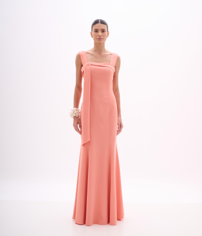 VESTIDO LONGO CREPE ESTRUTURADO DECOTE RETO COM FAIXA