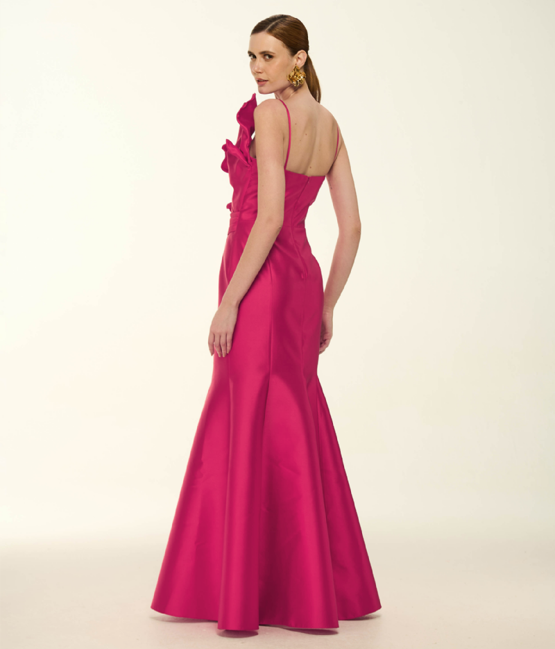 VESTIDO LONGO EM ZIBELINE COM VOLUMES ESCULTURAIS E CINTURA MARCADA