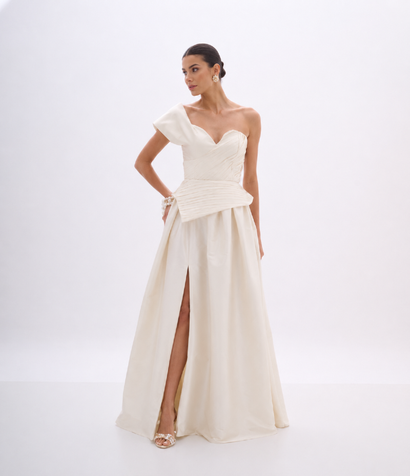VESTIDO LONGO EM TAFETÁ COM PALA DRAPEADA E OMBRO ASSIMÉTRICO