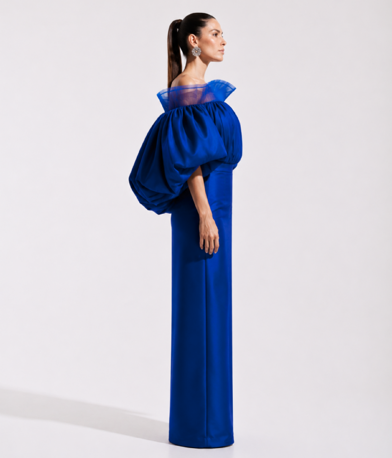 VESTIDO LONGO EM TAFETÁ COM DECOTE ESTRUTURADO EM ORGANZA