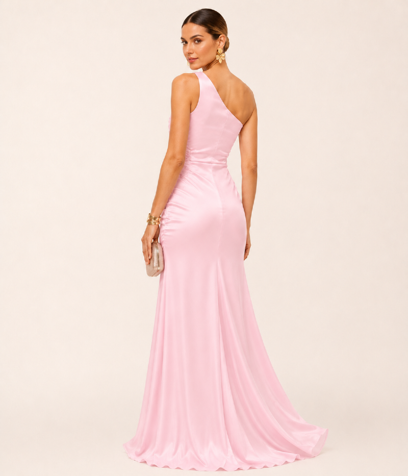 VESTIDO LONGO EM CETIM COM PLISSADO ESCULTURAL