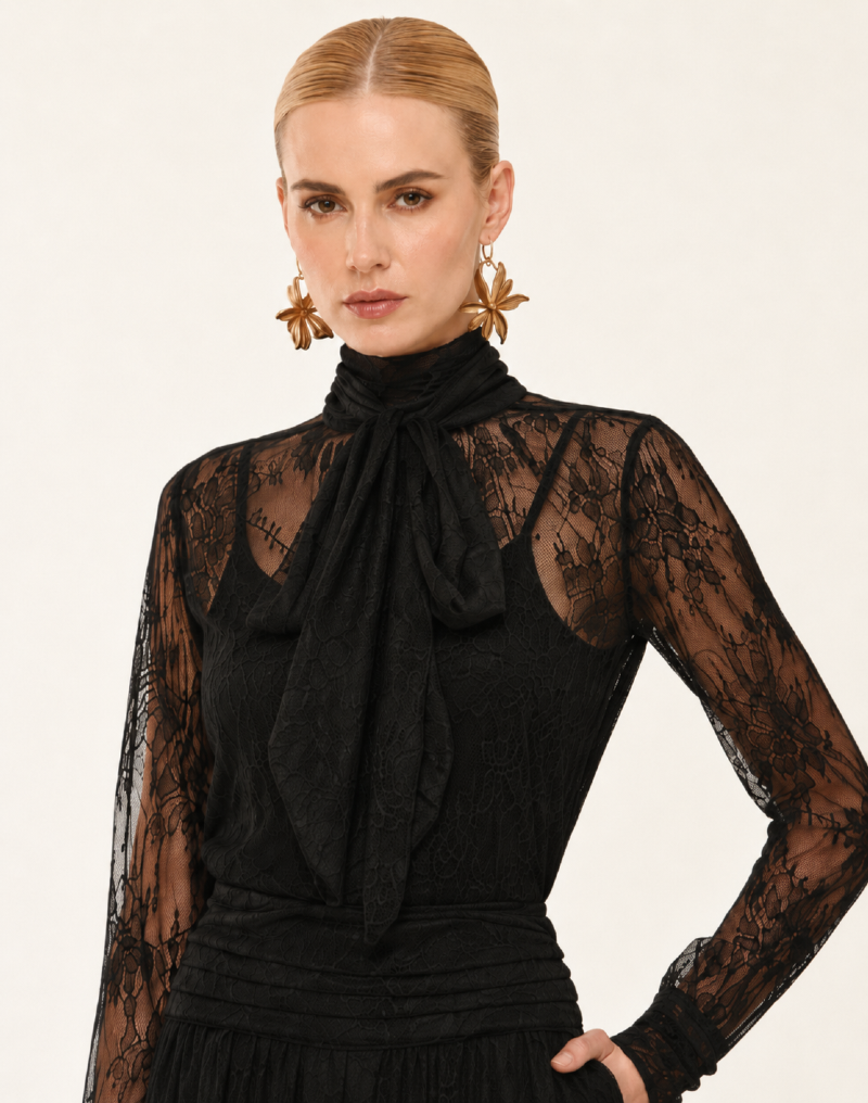 CAMISA GARDÊNIA EM RENDA COM GOLA LAÇO