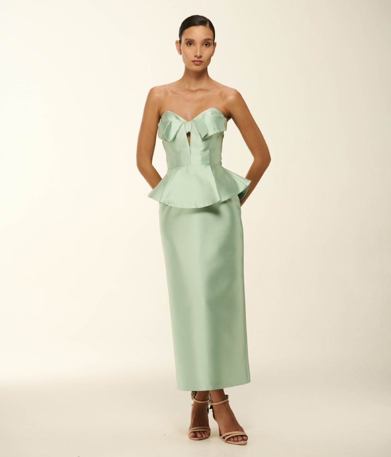 VESTIDO LONGO EM ZIBELINE COM PEPLUM ESTRUTURADO E DECOTE CORAÇÃO