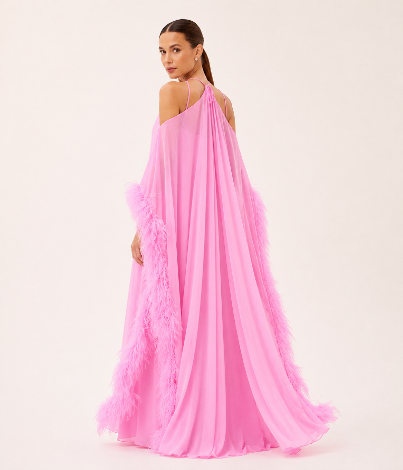 VESTIDO EM CREPE FLUIDO E CHIFFON COM PLUMAS - PRÉ VENDA