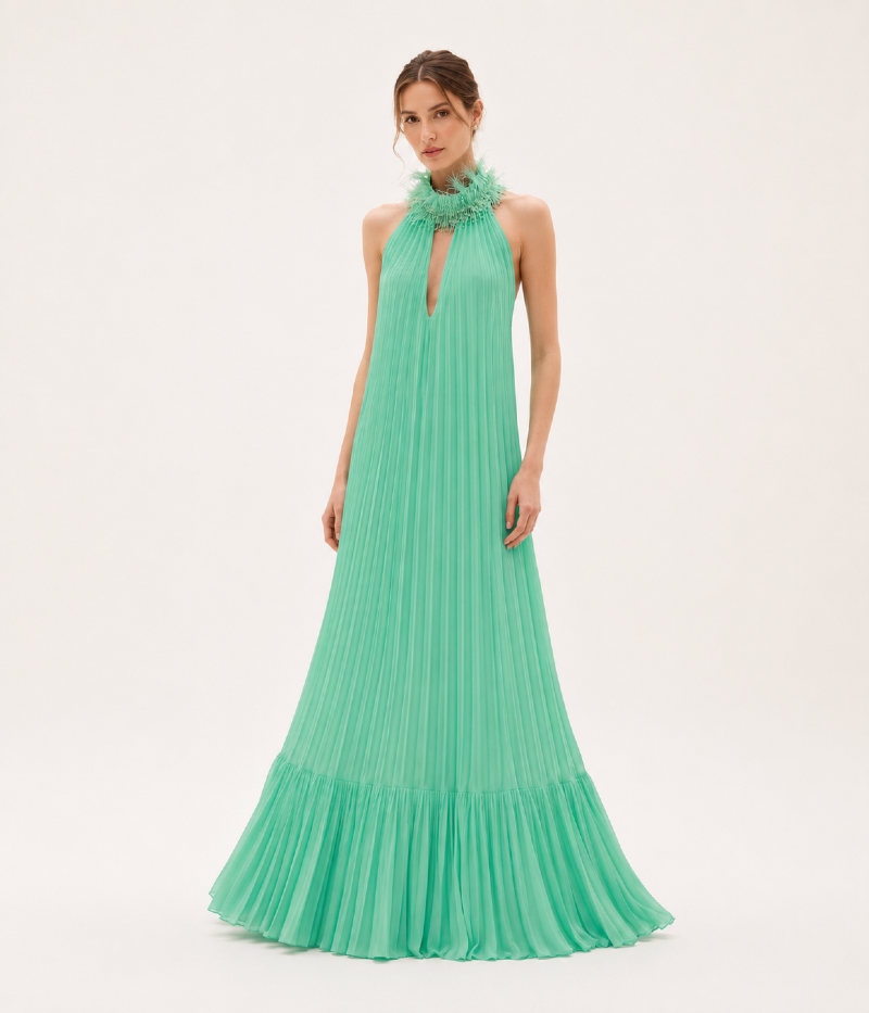 VESTIDO LONGO PLISSADO FRENTE ÚNICA COM GOLA BORDADA