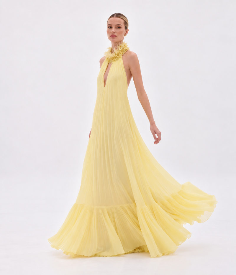 VESTIDO LONGO PLISSADO FRENTE ÚNICA COM GOLA BORDADA