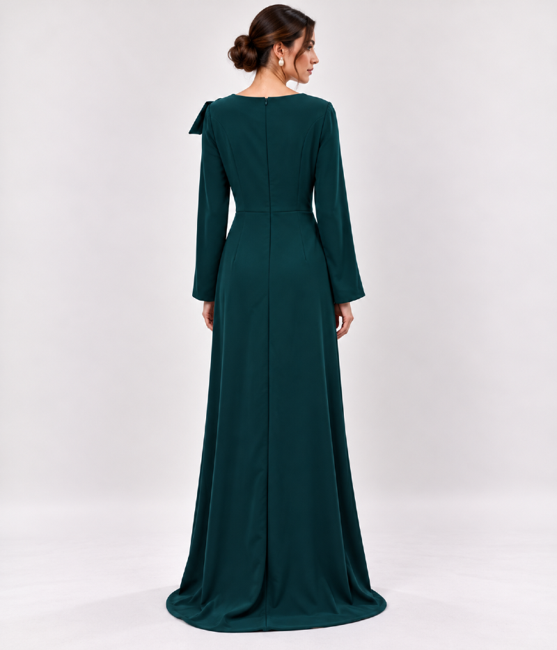VESTIDO LONGO EM CREPE COM DRAPEADO ASSIMÉTRICO E LAÇO ESCULTURAL