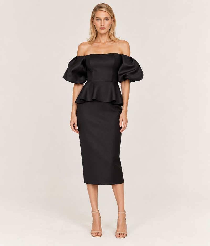 VESTIDO MIDI COM DECOTE OMBRO A OMBRO, MANGAS VOLUMOSAS E PEPLUM