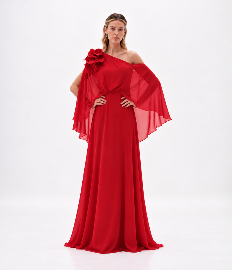 VESTIDO LONGO DE UM OMBRO SÓ COM CAPA FLUIDA E FLORES APLICADAS