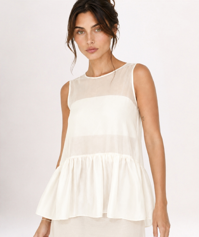 BLUSA EM LYOCELL COM SOBREPOSIÇÃO FLUIDA E TOP TOMARA QUE CAIA EM TAFETÁ