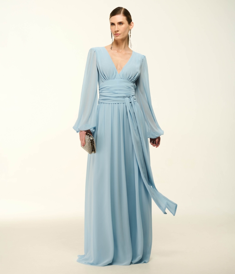 VESTIDO LONGO EM CREPE FLUIDO COM DRAPEADO CENTRAL E MANGAS ESVOAÇANTES