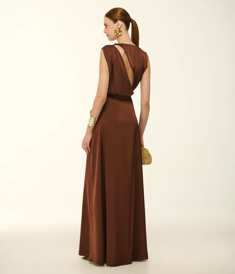 VESTIDO LONGO EM CETIM COM DECOTE PROFUNDO E DRAPEADO ESTRUTURADO